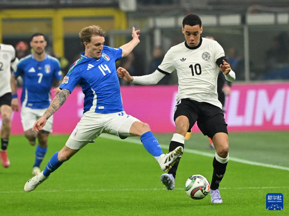 意大利队在欧国联比赛中获胜