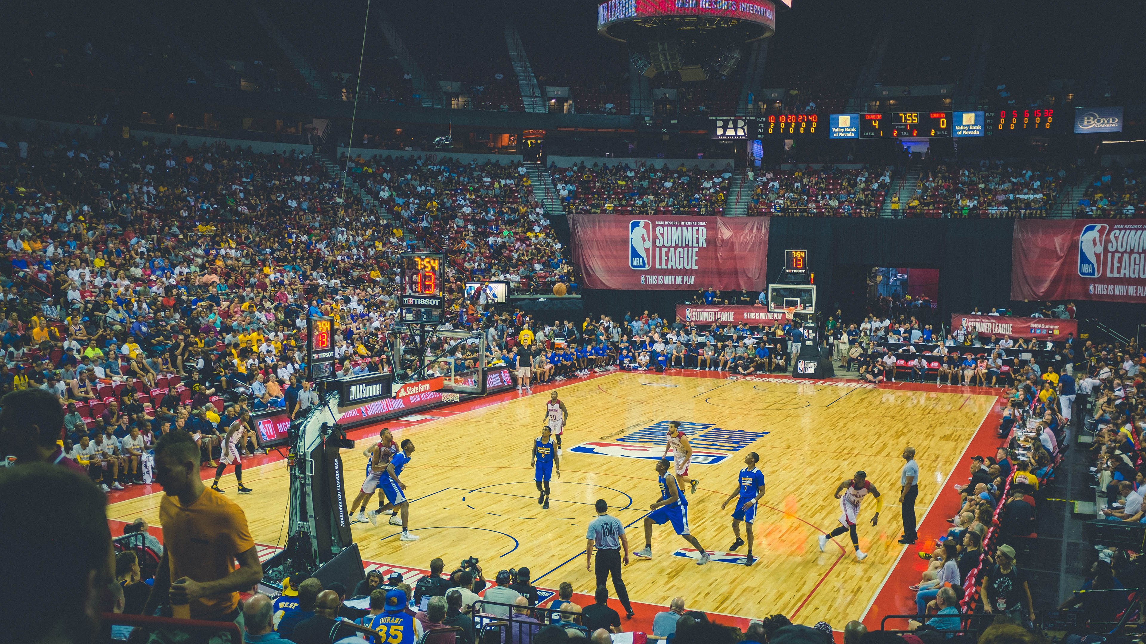 骑士锋刃刺穿天山防线，哈利伯顿关键节点连续得分定乾坤